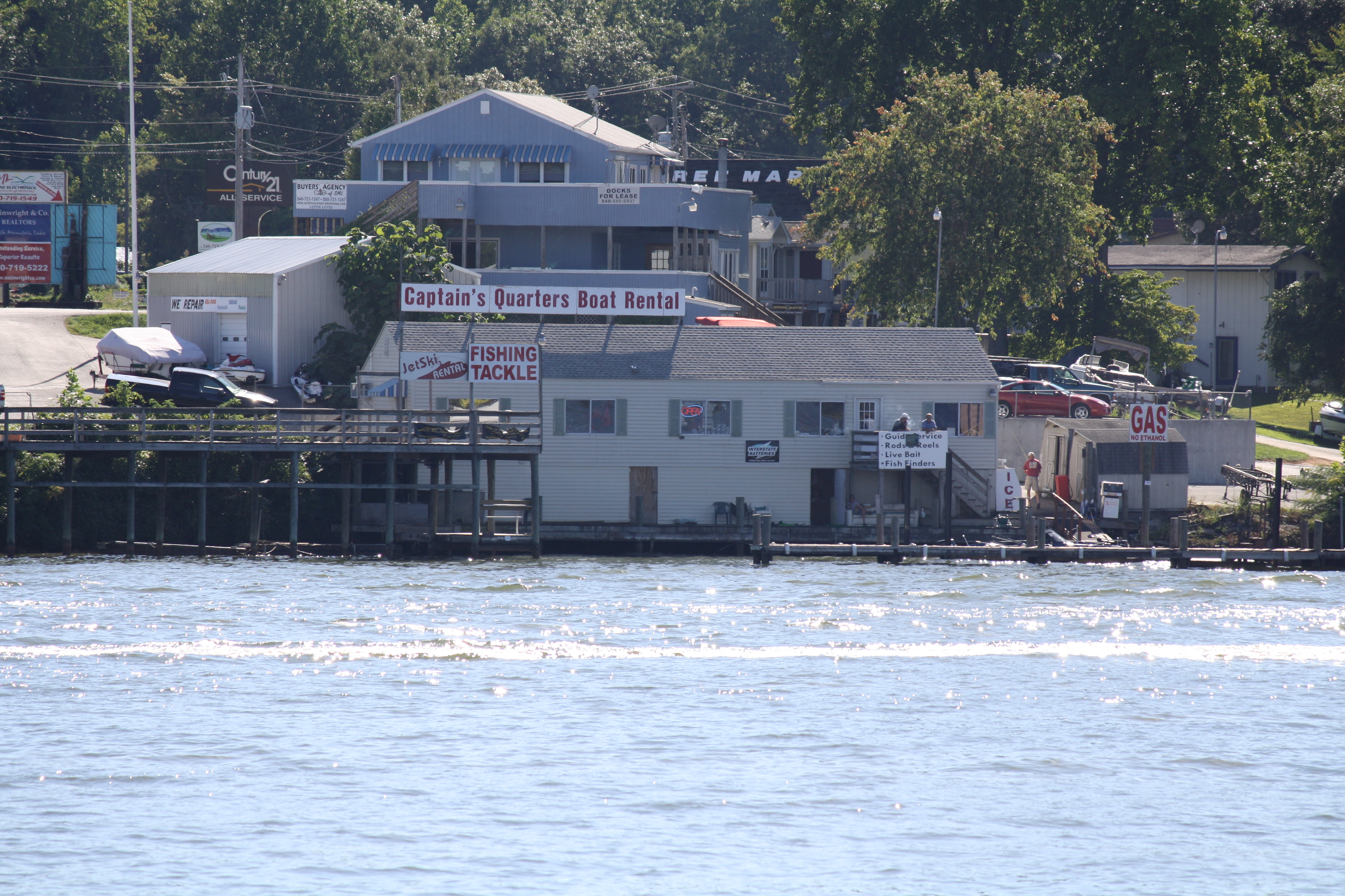 Smith Mountain Lake Captains Quarters