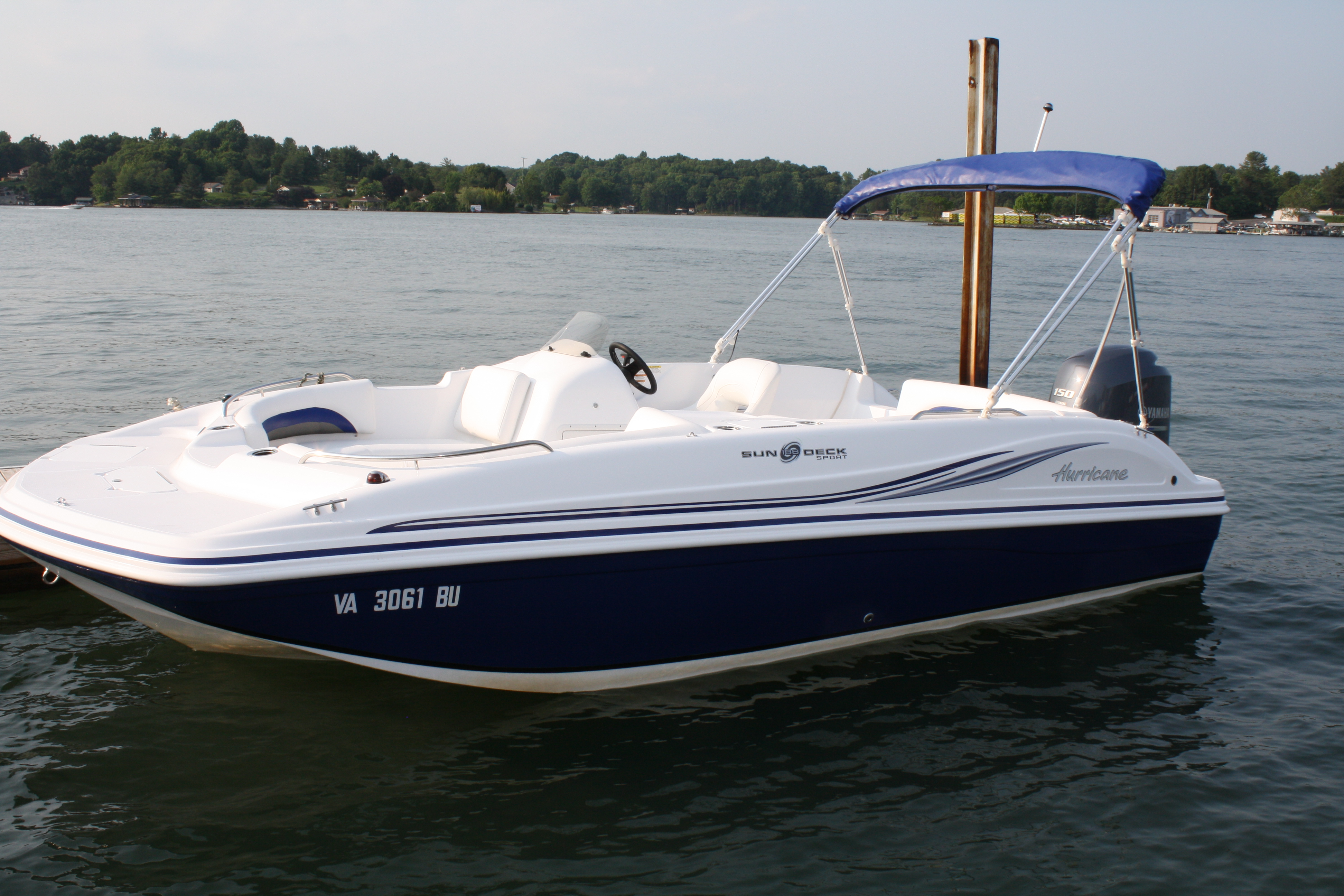 Deck boats